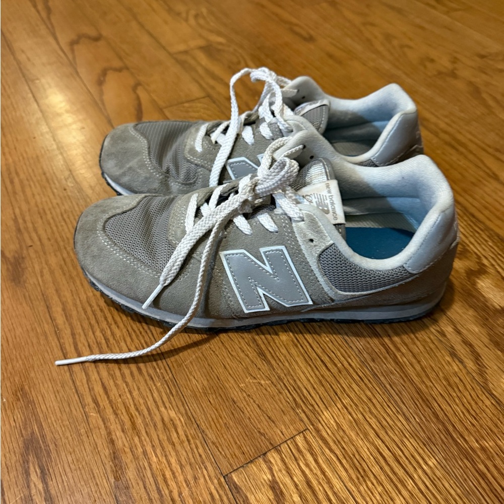 New Balance Kids Sneakers in Gray and White - Picture 9 of 11